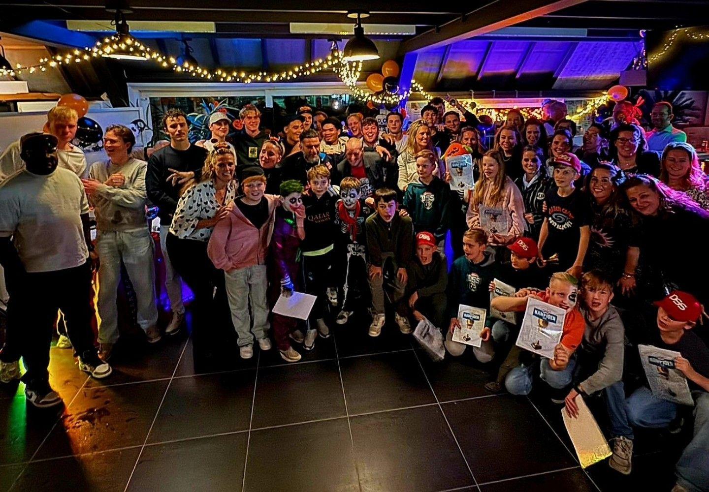 Seizoensafsluiting in Halloween-stijl met speler awards