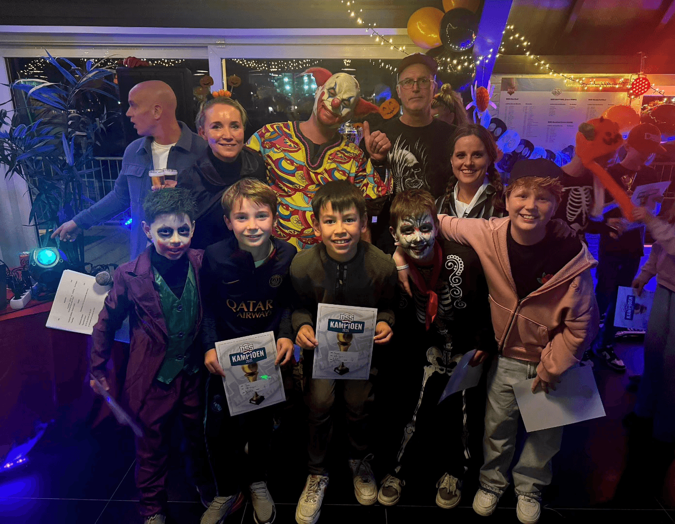 Seizoensafsluiting in Halloween-stijl met speler awards