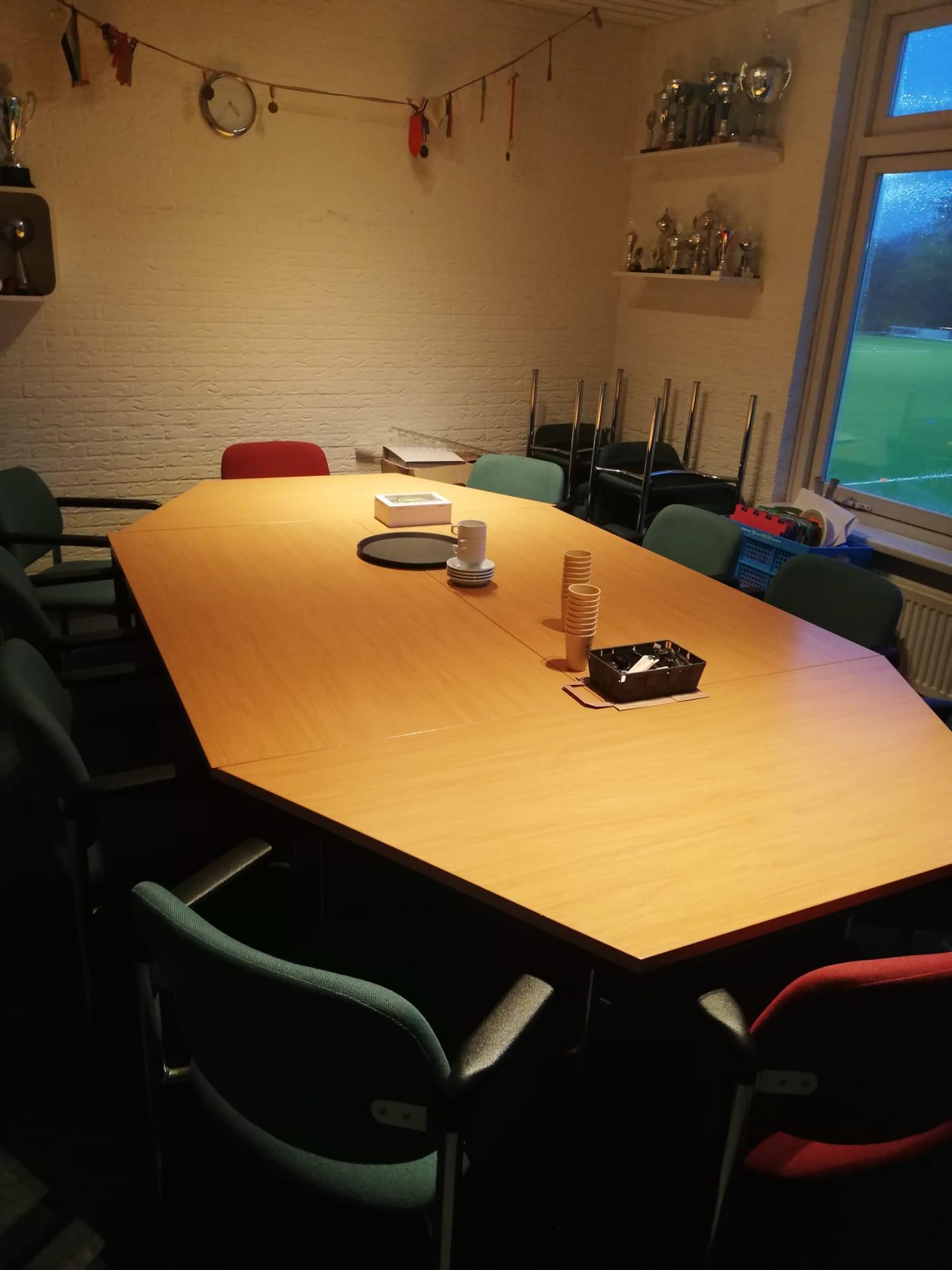 Bestuurskamer DSS krijgt nieuwe stoelen van LogicQ